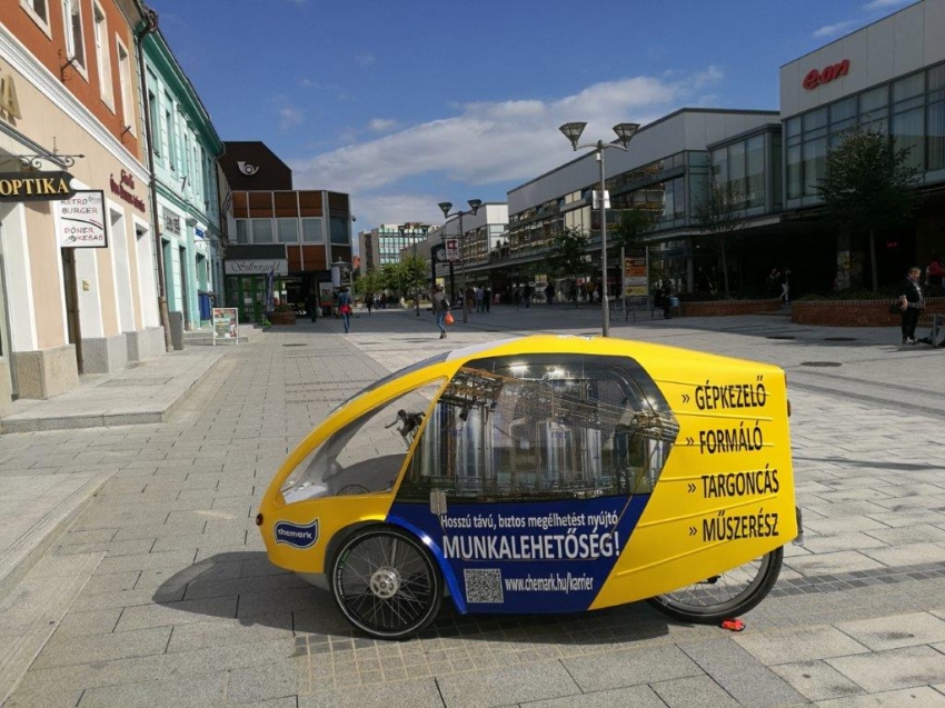 Velomobilon gurul a Chemark Kft. álláshirdetése Velomobilon gurul a Chemark Kft. álláshirdetése