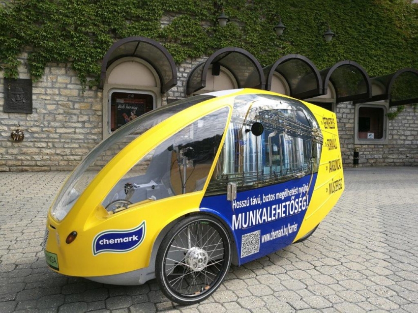 Velomobilon gurul a Chemark Kft. álláshirdetése Velomobilon gurul a Chemark Kft. álláshirdetése