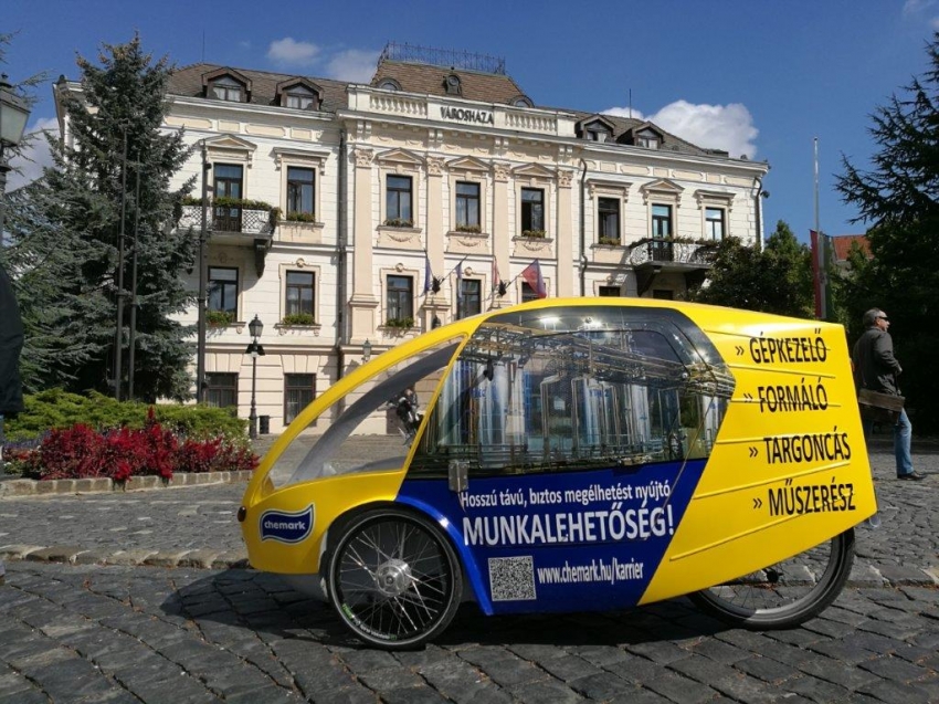 Velomobilon gurul a Chemark Kft. álláshirdetése Velomobilon gurul a Chemark Kft. álláshirdetése